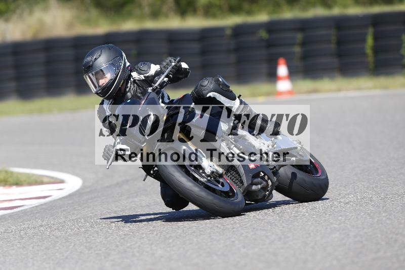 /Archiv-2025/48 25.08.2025 Cornu Master School ADR/gruen-vert/111